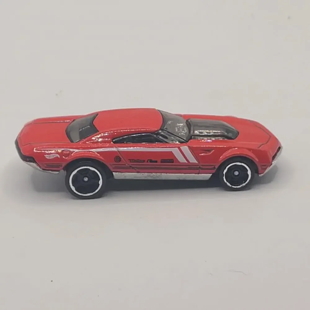 Hot Wheels Muscle Speeder 2015 Red Car /w White Stripe Malaysia